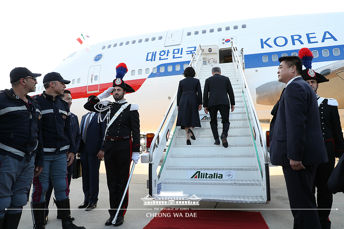 이탈리아 공항 출발 행사