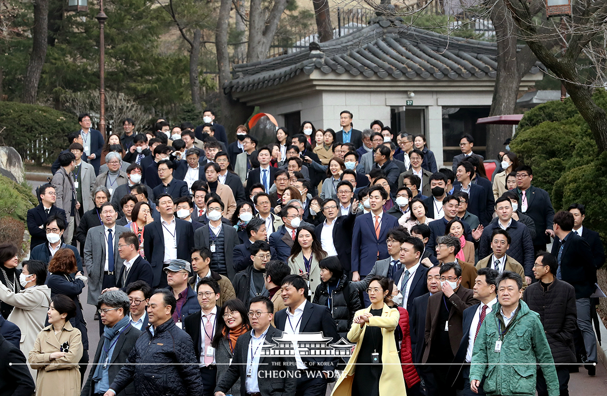 청와대 기자단 경내 특별관람