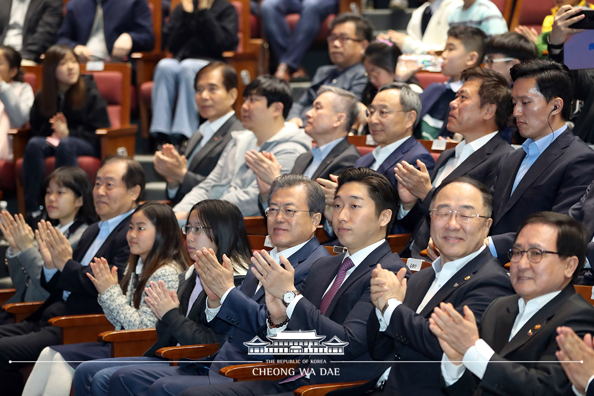 세계 최초 5G 상용화, 대한민국이 시작합니다