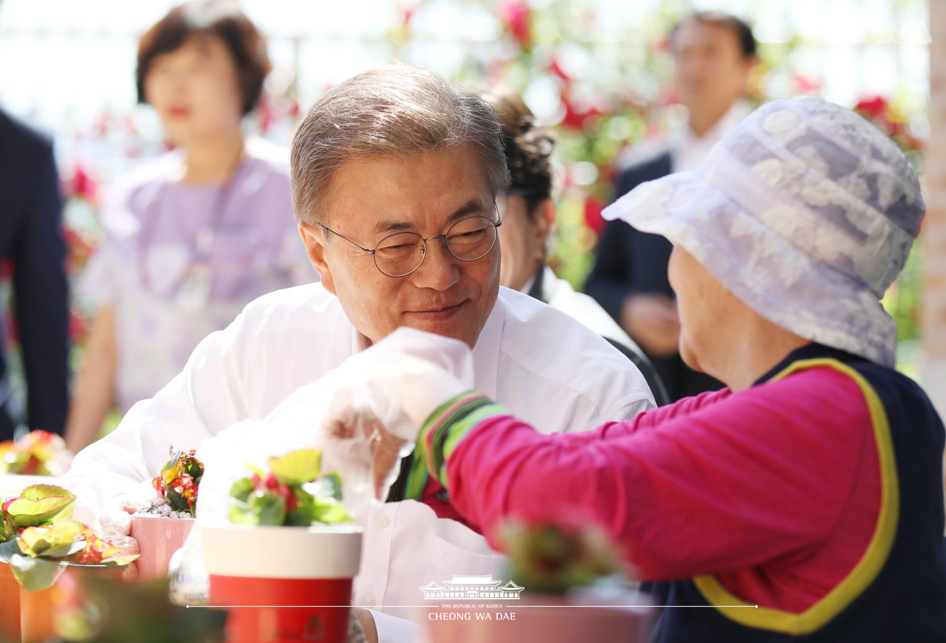 '치매, 이제 국가가 책임지겠습니다.' (-찾아가는 대통령 3편-)