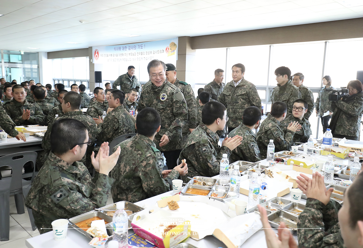 신병교육대대 장병 격려