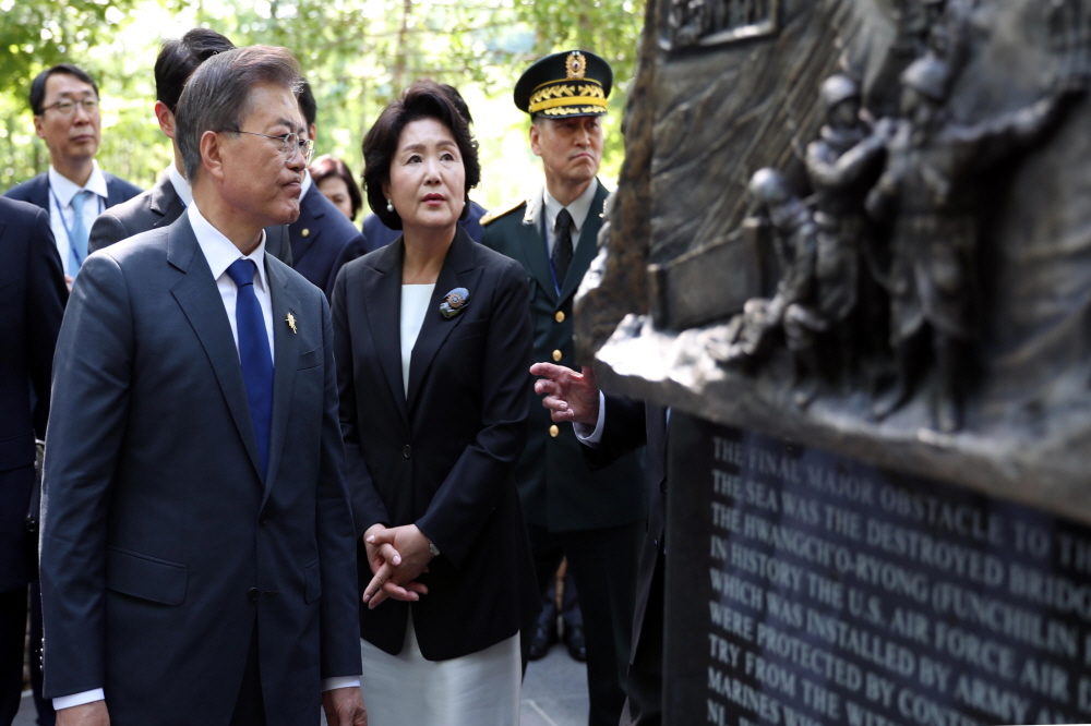 장진호 전투기념비 헌화 관련 윤영찬 국민소통수석 브리핑