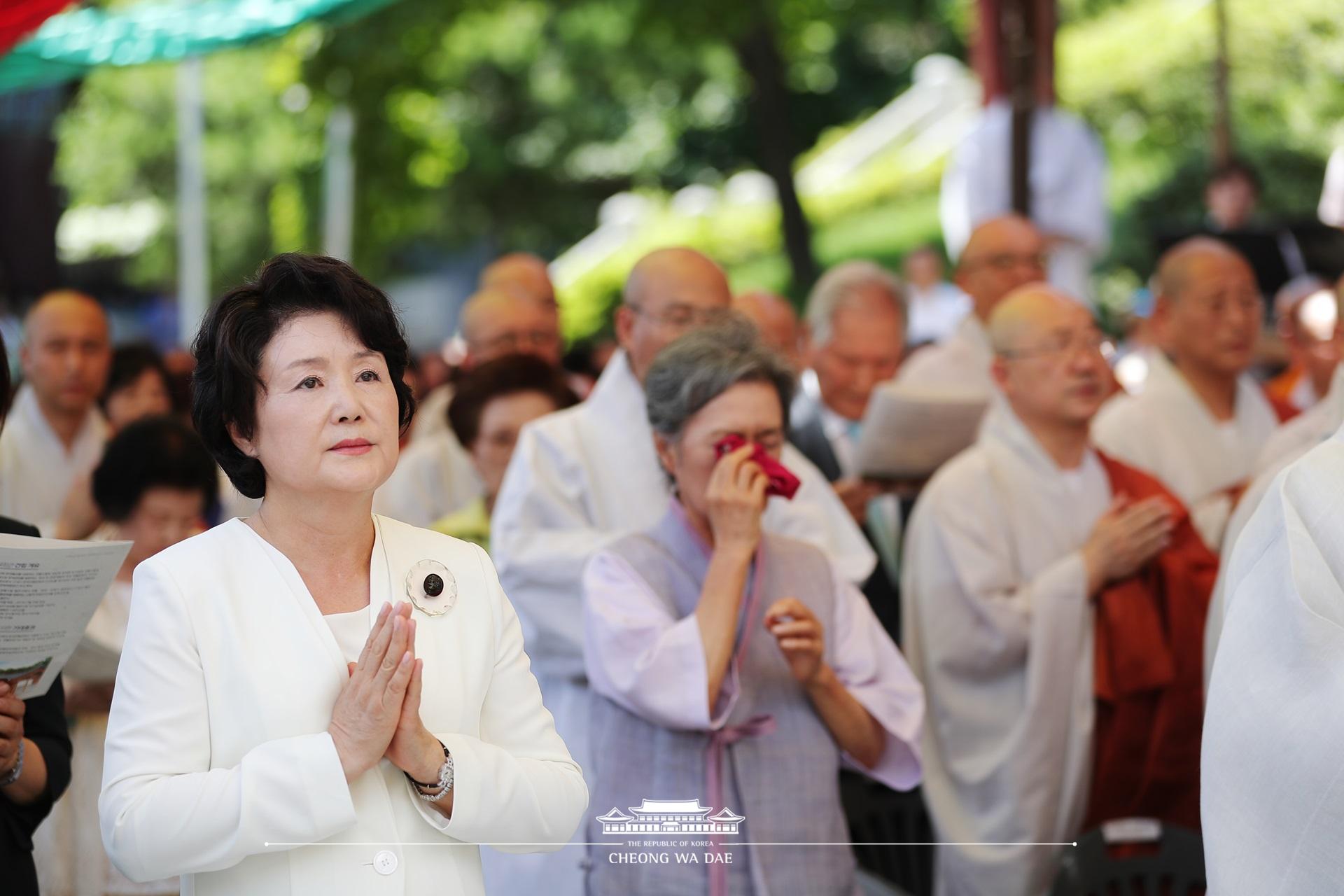 김정숙여사, 봉은사 전통문화 체험관 준공식