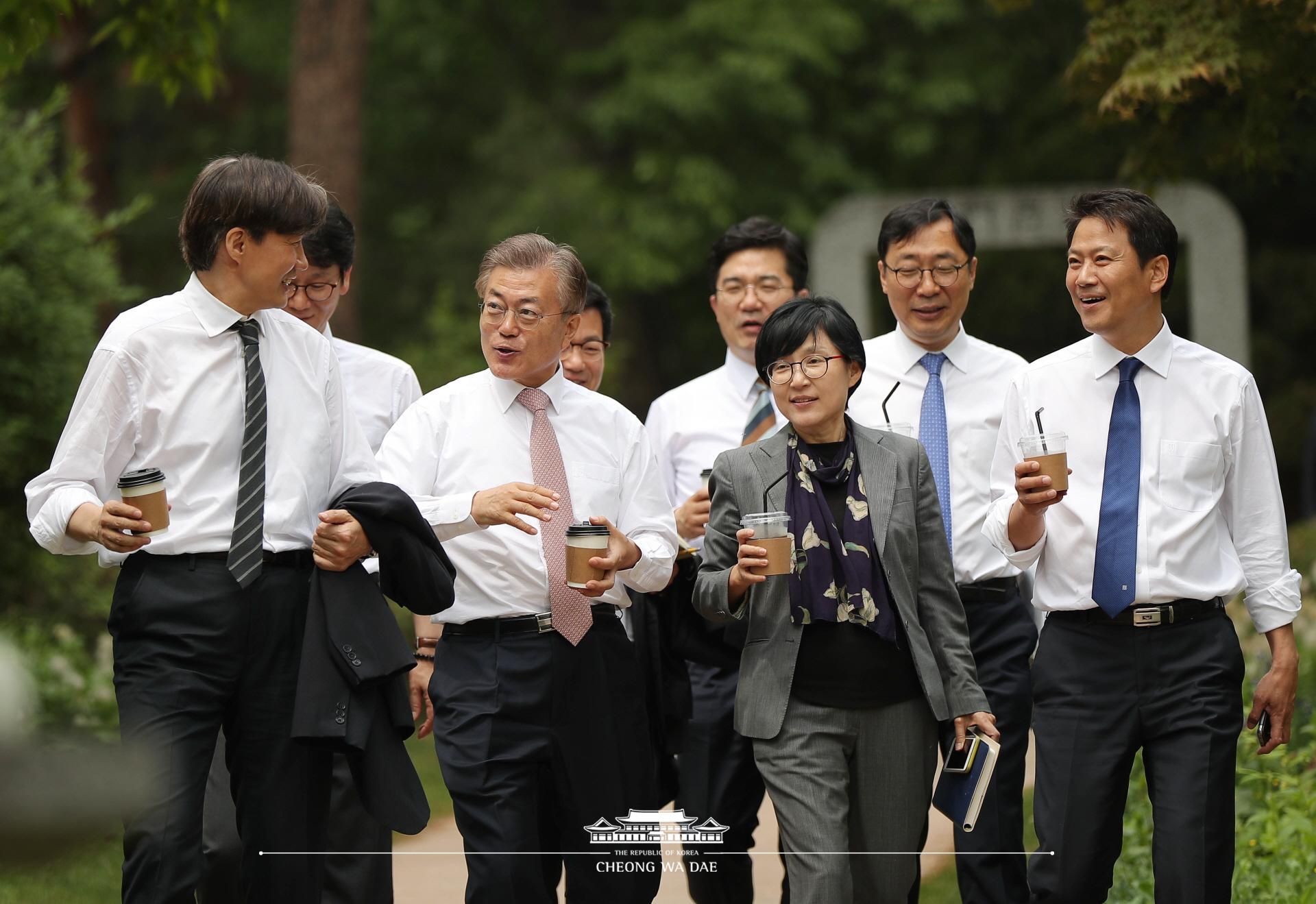 문재인대통령_신임수석비서관산책