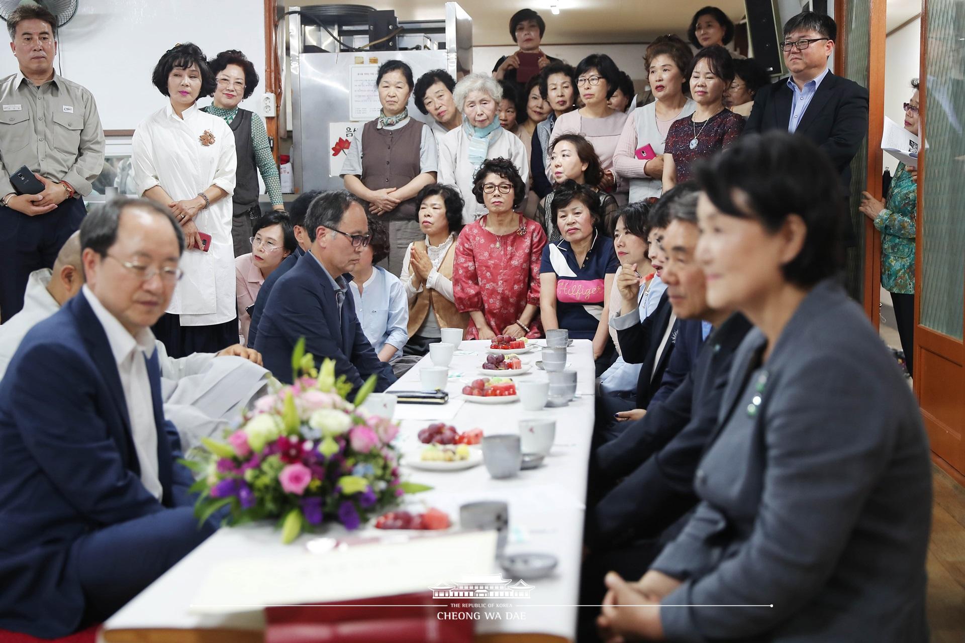 김정숙 여사_진주 호국사