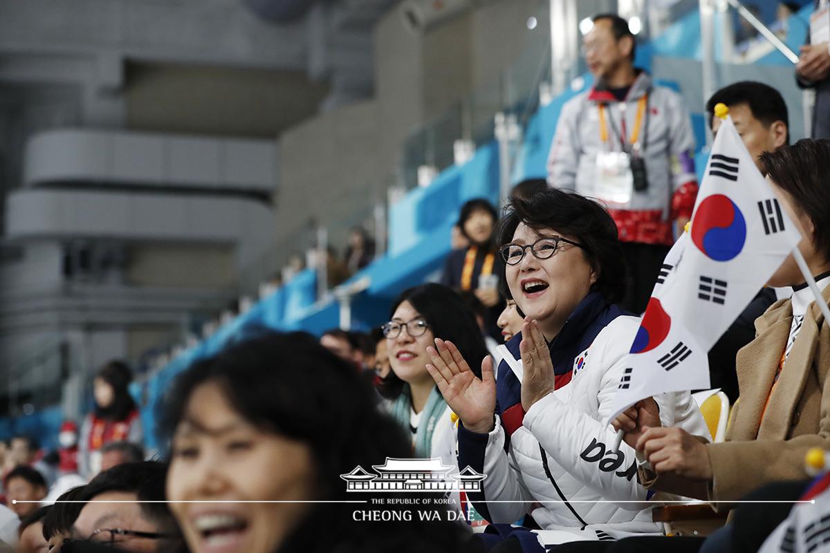 김정숙 여사, 페럴림픽 휠체어컬링 경기 관람