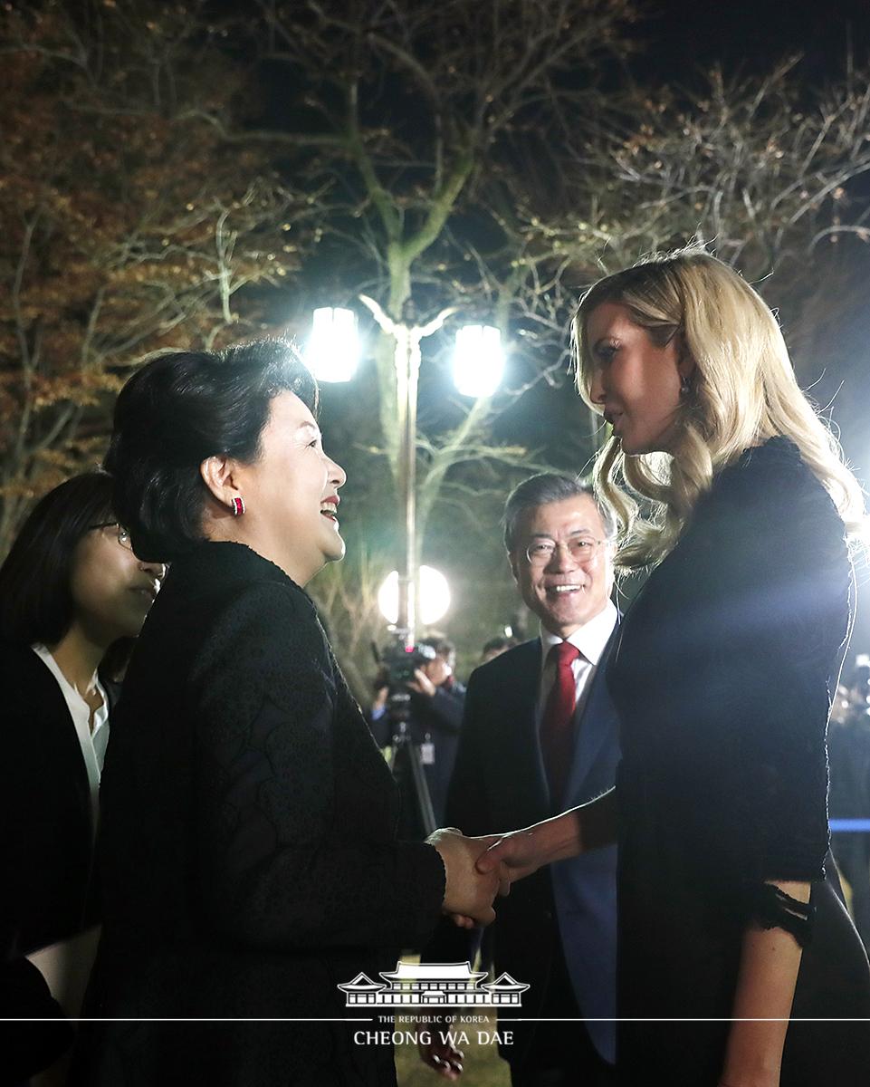 「이방카」 보좌관 접견 만찬