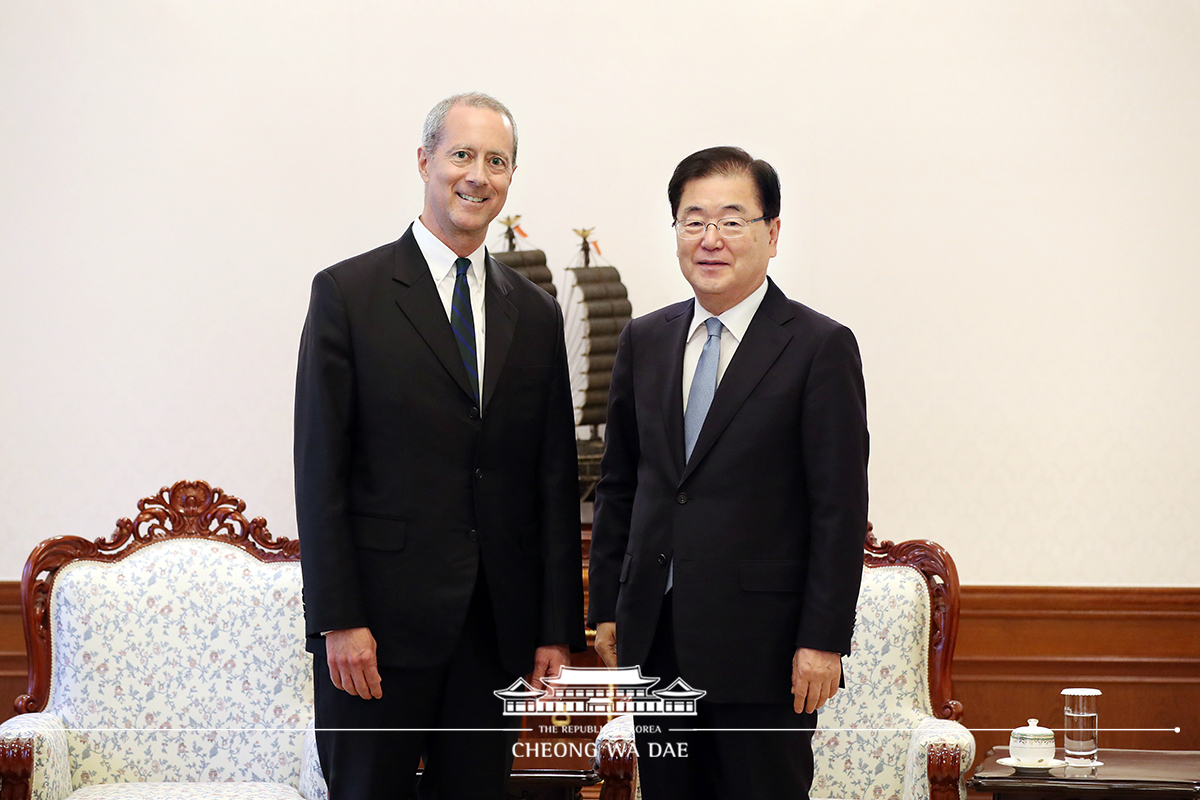 정의용 안보실장, 맥 손베리 미국 하원 군사위원장 면담