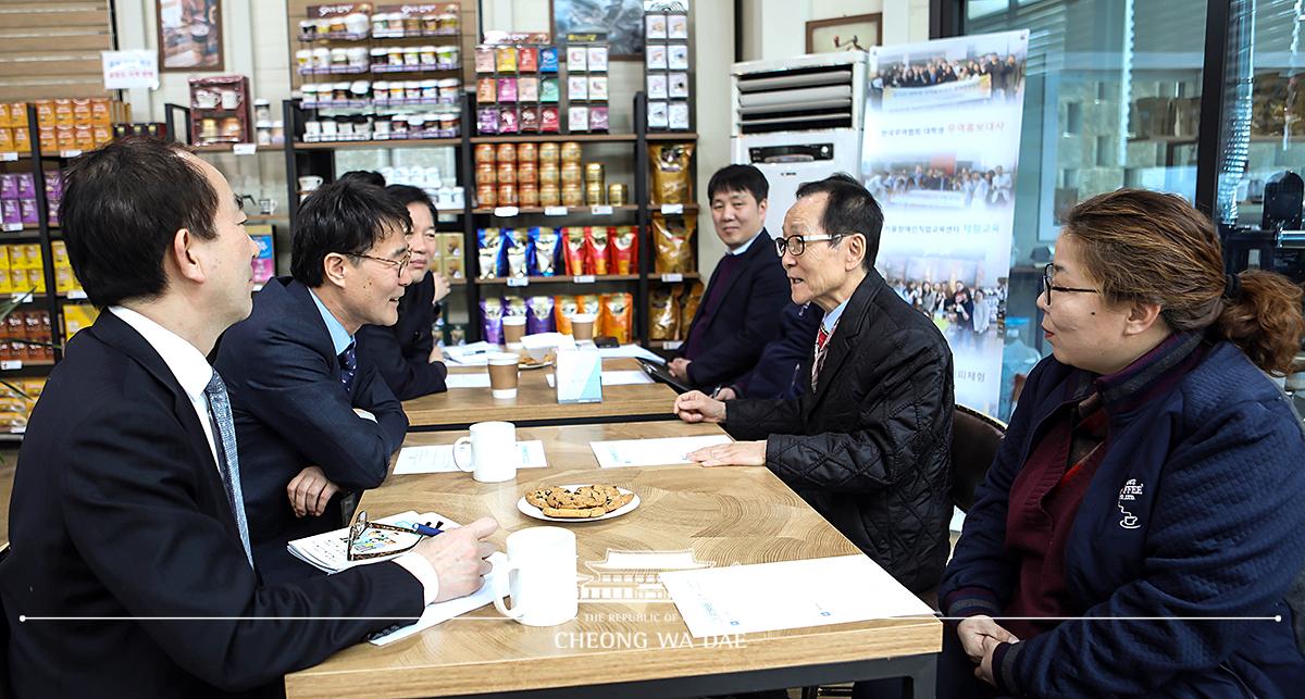 장하성 정책실장 최저임금 정책 관련 현장 방문