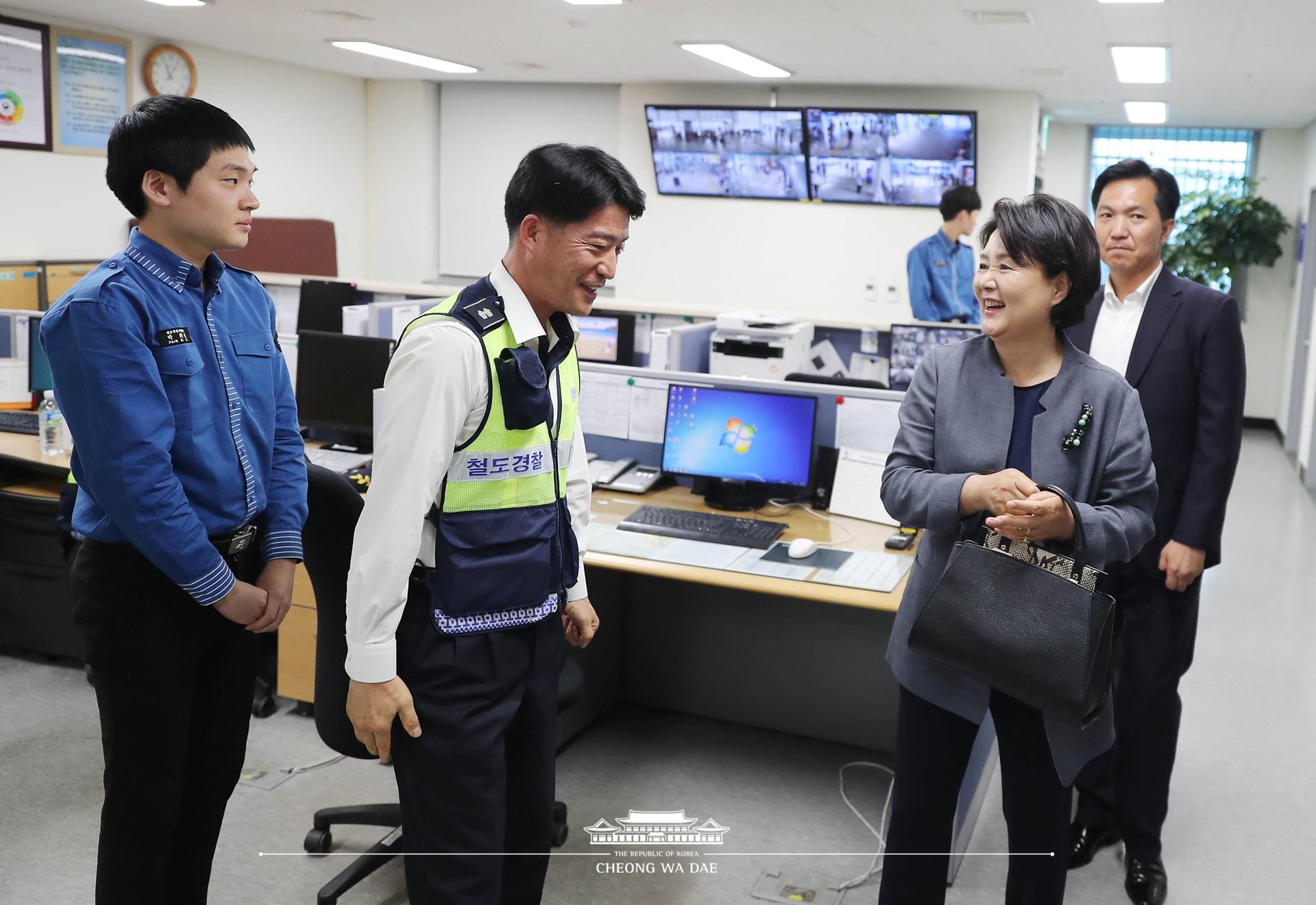 김정숙 여사_효령노인복지타운