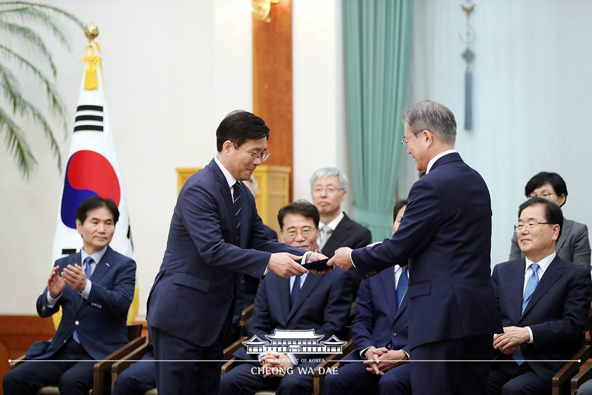 신임 국방부 장관 등 임명장 수여식