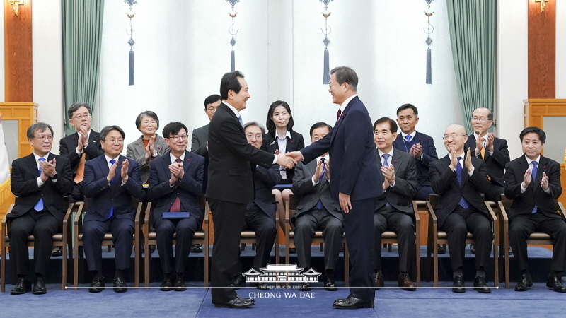 신임 국무총리 임명장 수여식 및 환담	