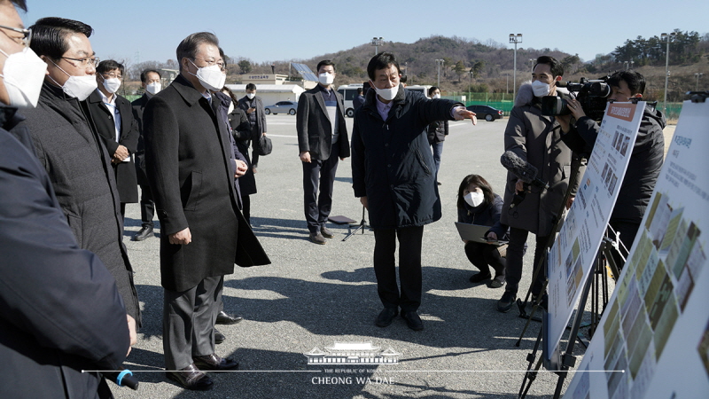 충남 아산 임시생활시설 방문 및 주민 오찬간담회, 전통시장 방문	