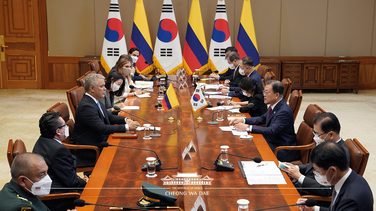 양국은 식량, 보건, 4차 산업혁명을 비롯한 새로운 도전에 맞서 양국 관계를 더욱 발전시키고 협력을 확대해 나갈 것입니다