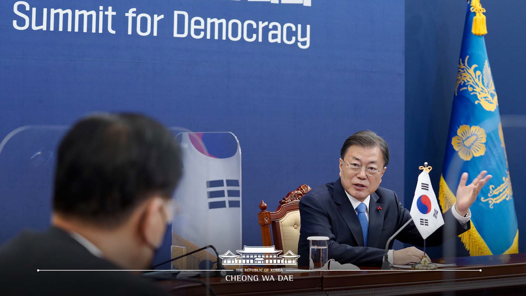 한국의 경험을 토대로 세계 민주주의를 위해 기여하겠습니다