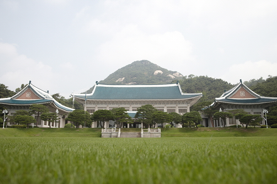 존 볼턴 신임 국가안보보좌관 만나고 온 정의용 국가안보실장