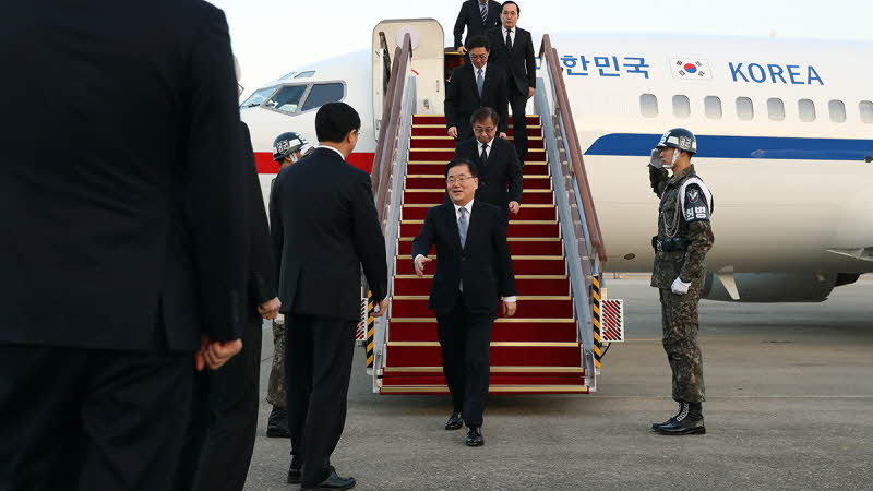 대북 특별사절 대표단 공항 도착