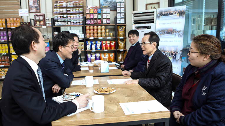 장하성 정책실장 최저임금 정책 관련 현장 방문