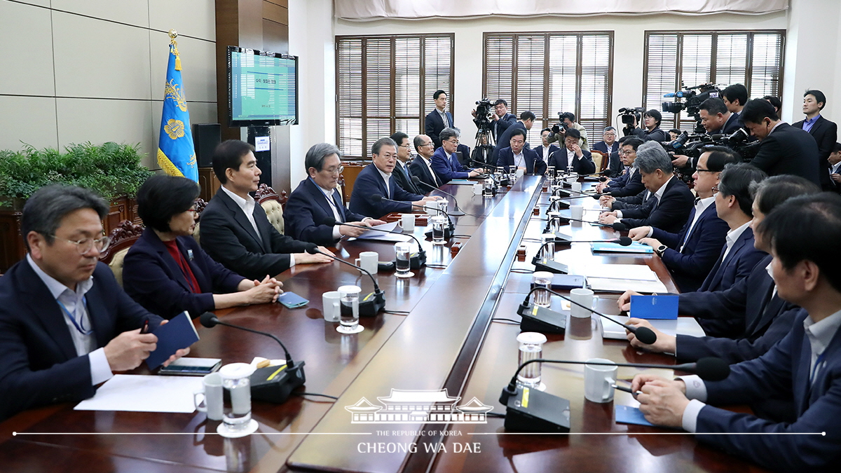 대통령 주재 수석보좌관회의