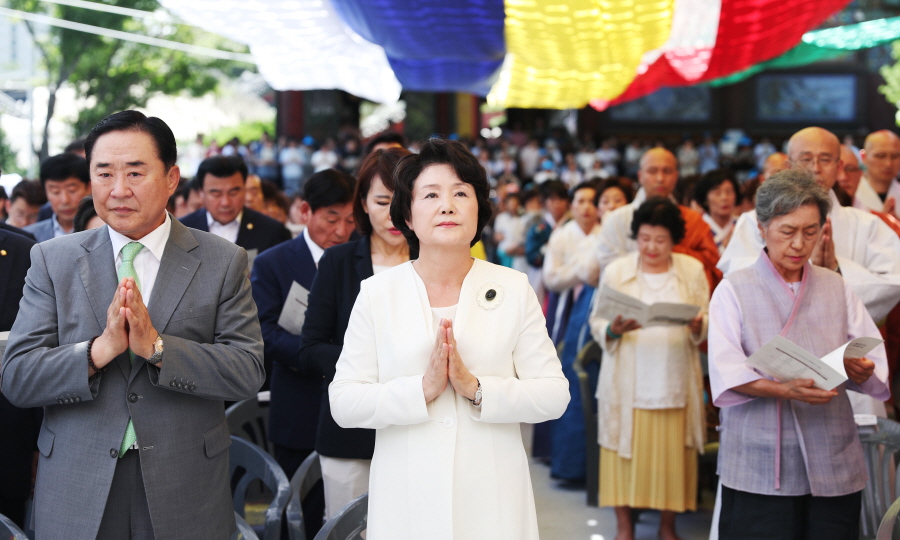 김정숙여사, 봉은사 전통문화 체험관 준공식