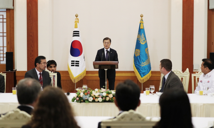 문재인 대통령_유라시아 국회의장회의 대표단 초청 오찬