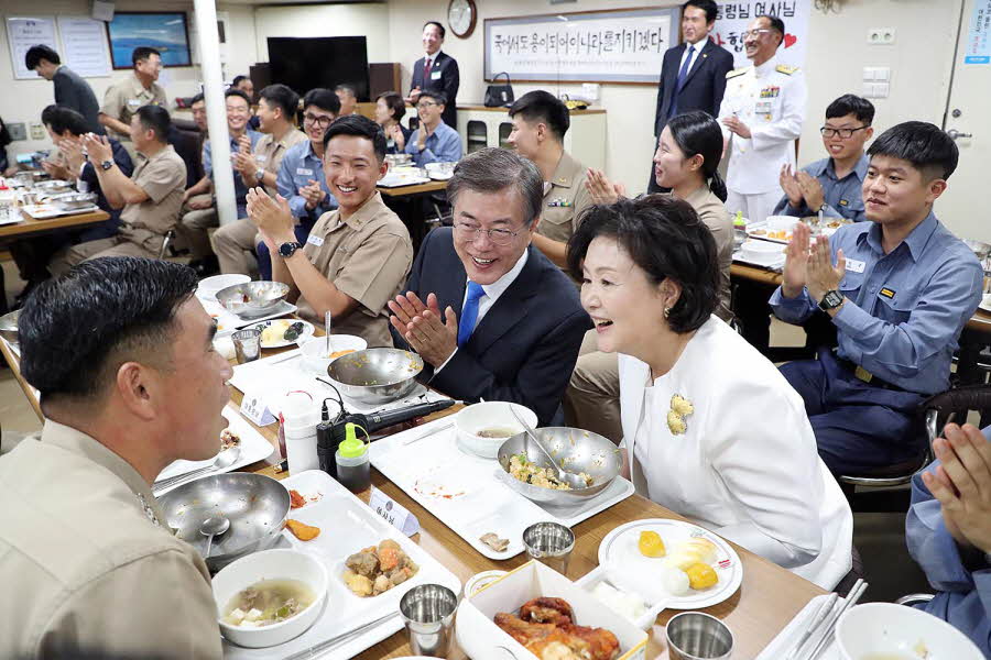 건군 제69주년 국군의 날 기념식(장병들과 오찬)