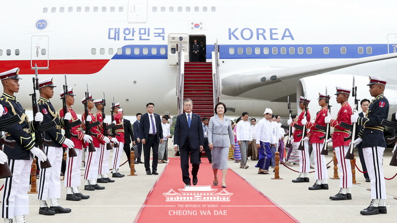 미얀마 네피도 공항 도착 행사