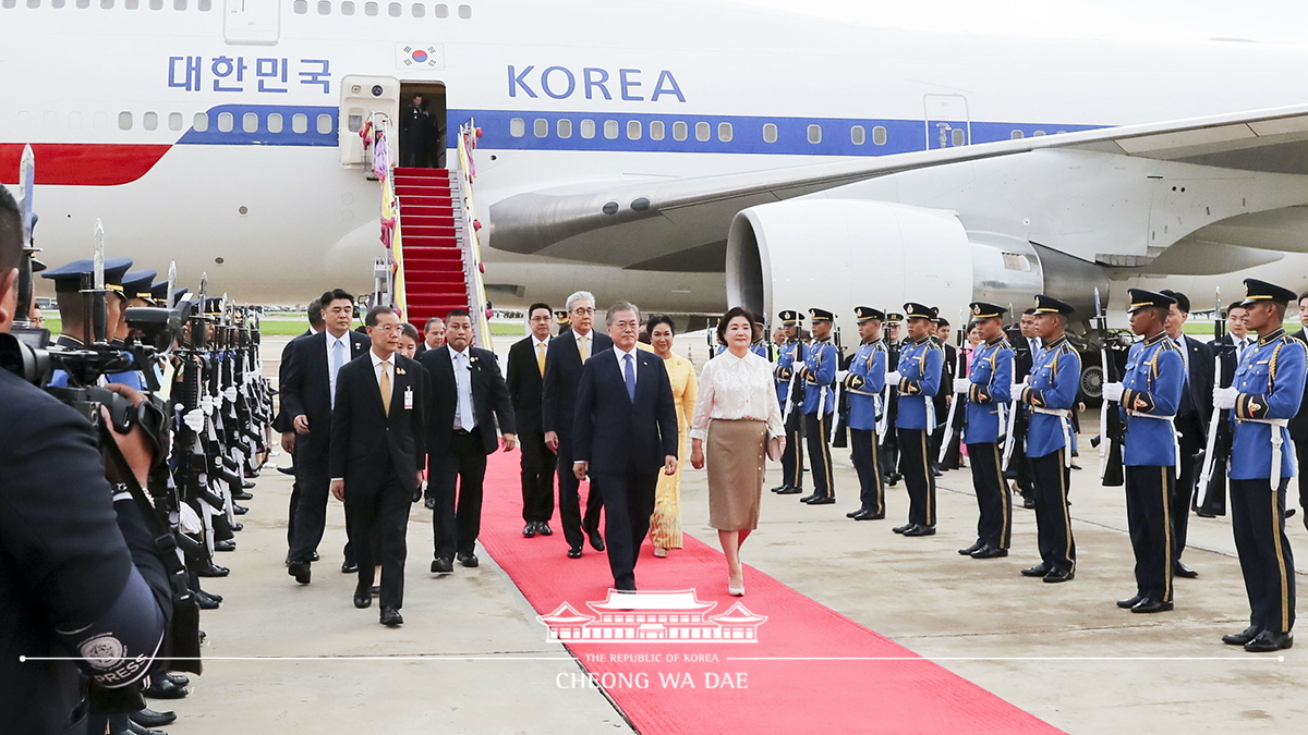 방콕 공항 도착 행사