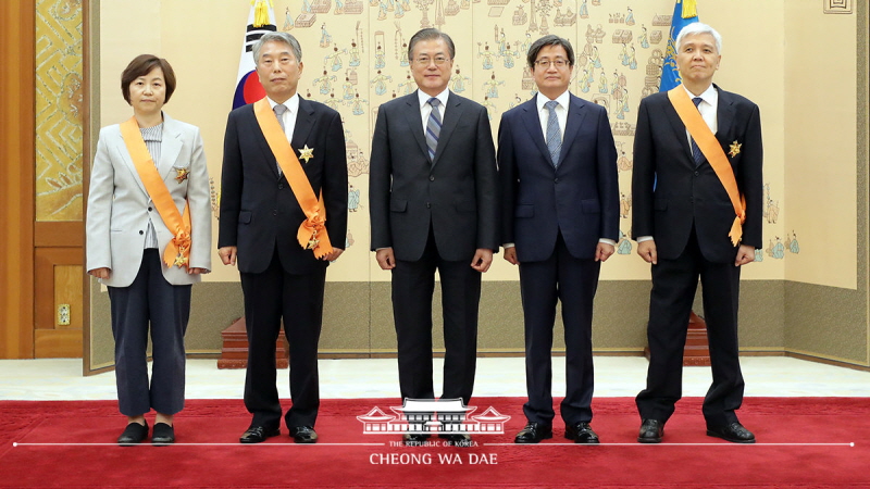 퇴임 대법관 훈장 수여식