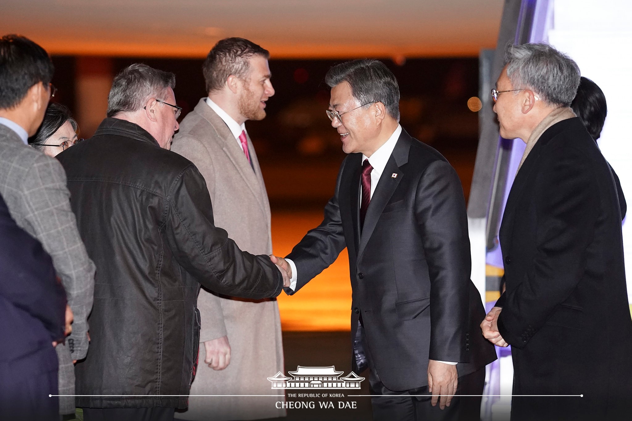 President Moon arrives in Hungary, to talk to Visegrad Group