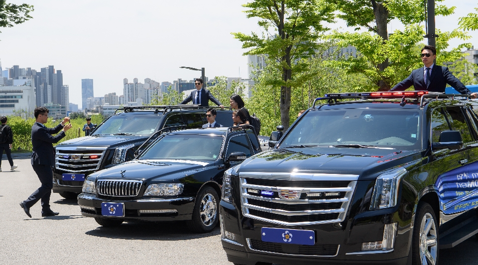 경호경찰, 그 이름을 새기며… 경호경찰, 그 이름을 새기며…